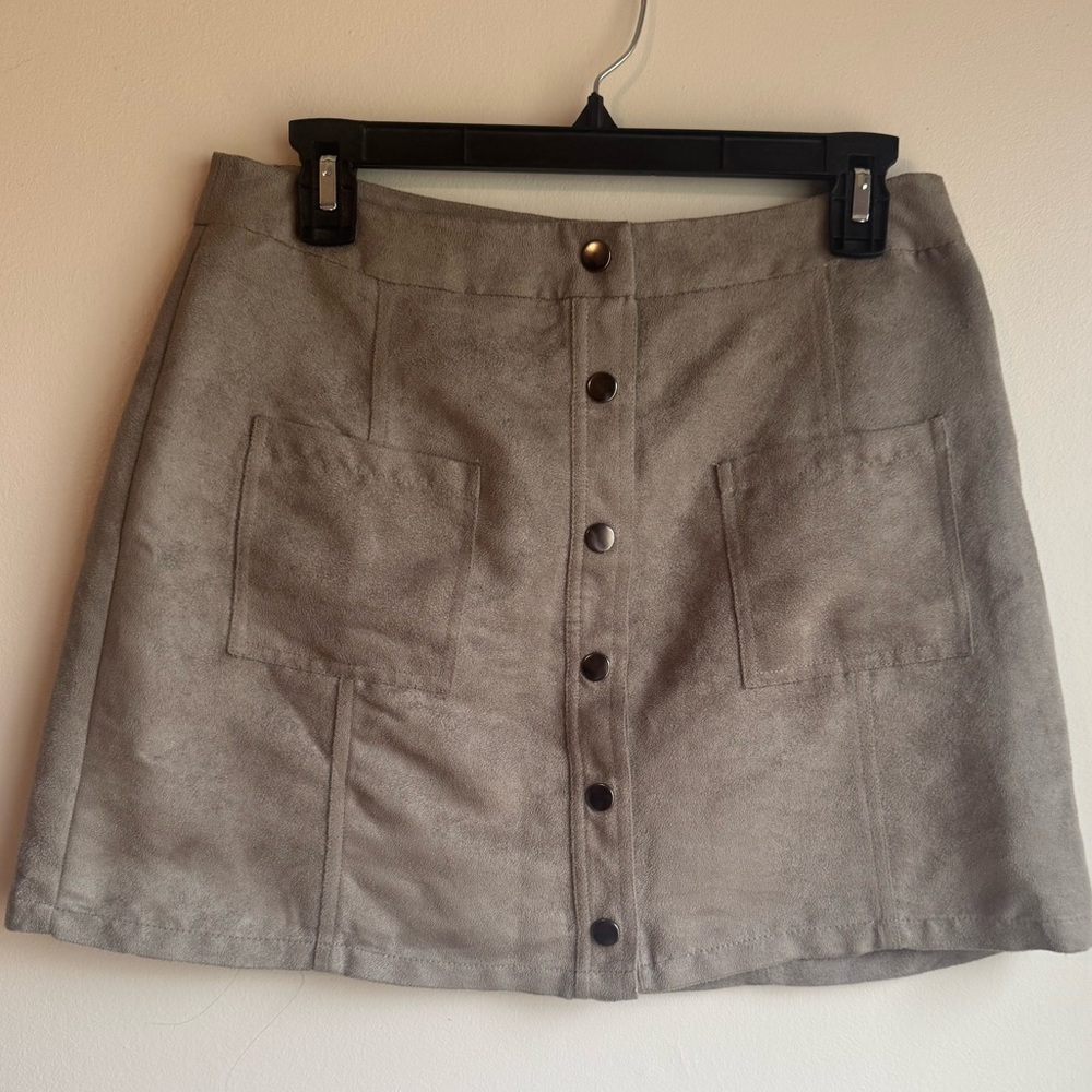 BB Dakota Taupe Button-Front Mini Skirt Size 4